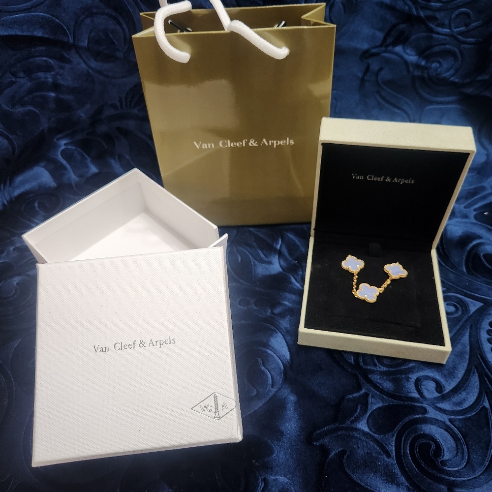 VCA Rep Yellow Gold/Chalcedony bracelet (BRB2)